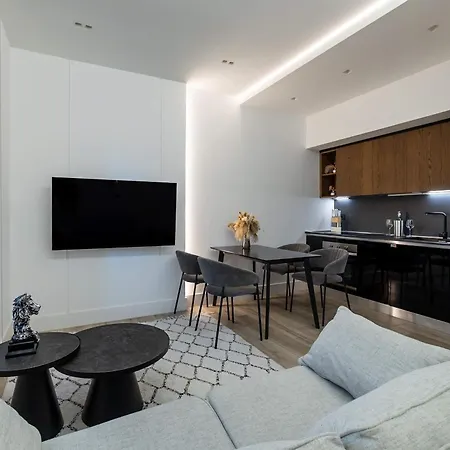 Luxurious And Posh In Historical Centre Apartment